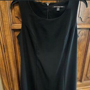 Black sleeveless dress